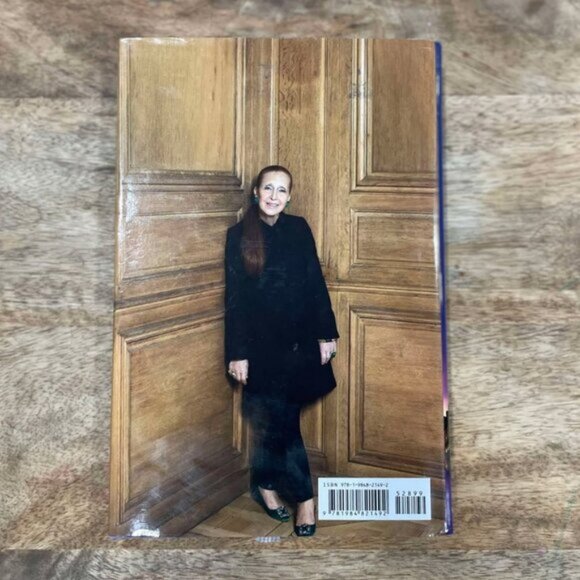 5/$20 NEW Complications: A Novel by Danielle Steel-Book - Picture 3 of 4